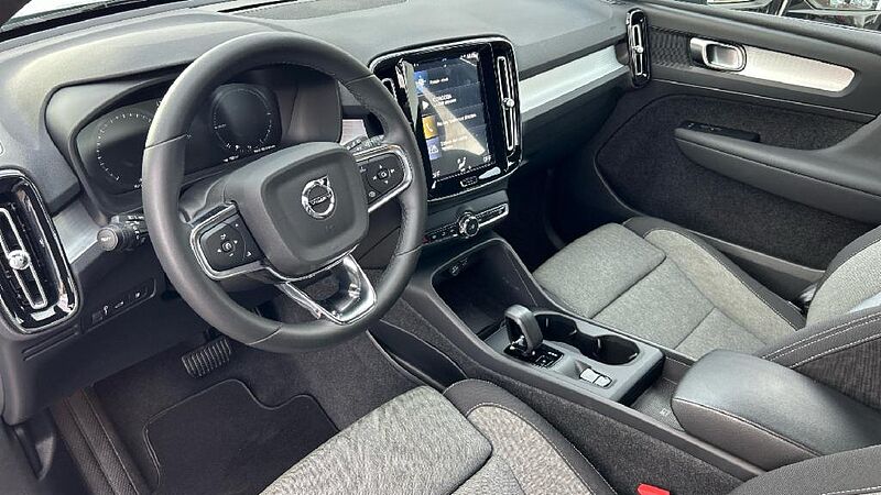 Volvo XC40 Recharge Core, T4 plug-in hybrid, El?ctrico/Gasolina, Bright