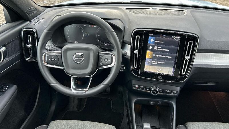 Volvo XC40 Recharge Core, T4 plug-in hybrid, El?ctrico/Gasolina, Bright
