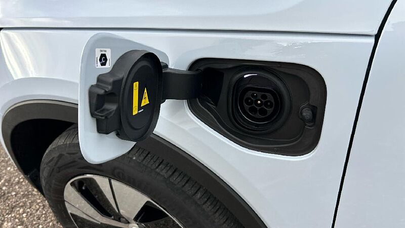 Volvo XC40 Recharge Core, T4 plug-in hybrid, El?ctrico/Gasolina, Bright