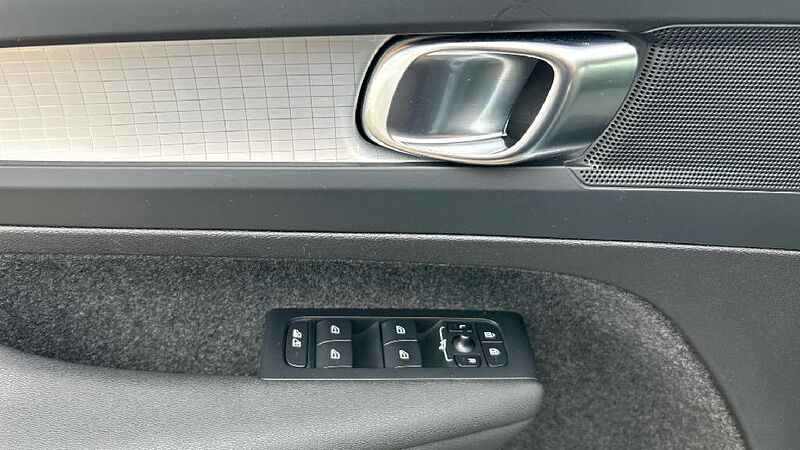 Volvo XC40 Recharge Core, T4 plug-in hybrid, El?ctrico/Gasolina, Bright