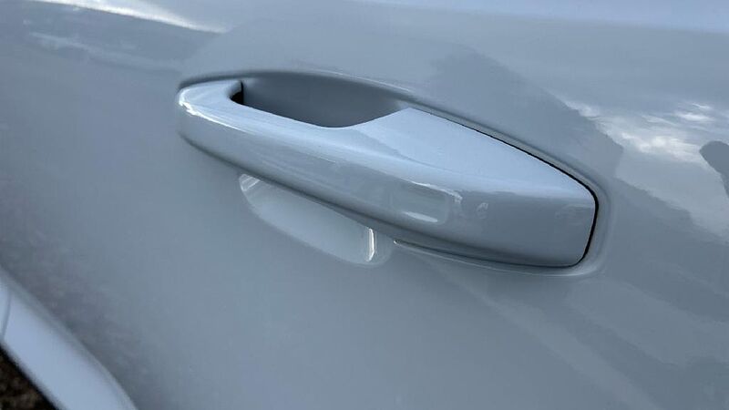 Volvo XC40 Recharge Core, T4 plug-in hybrid, El?ctrico/Gasolina, Bright