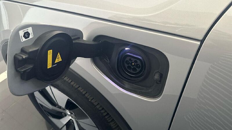 Volvo XC40 Recharge Core, T4 plug-in hybrid, El?ctrico/Gasolina, Bright