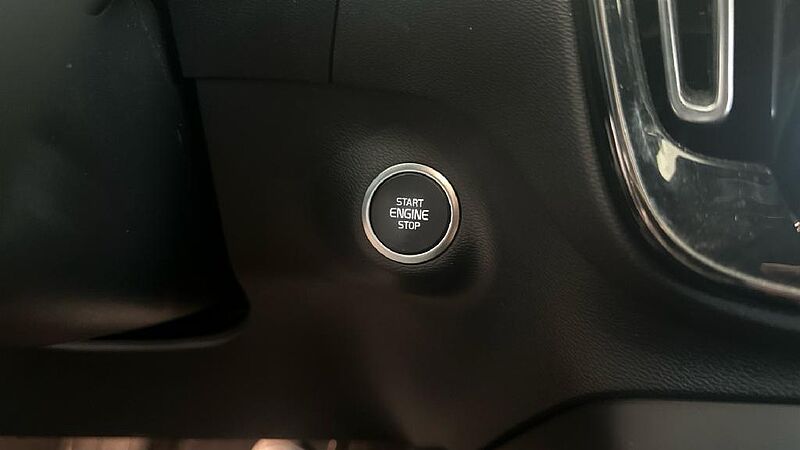 Volvo XC40 Recharge Core, T4 plug-in hybrid, El?ctrico/Gasolina, Bright