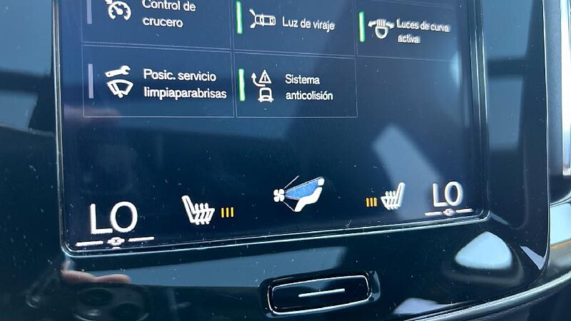 Volvo XC40 XC40 D4 AWD Automatikgetriebe (140kW/190PS) R-Design