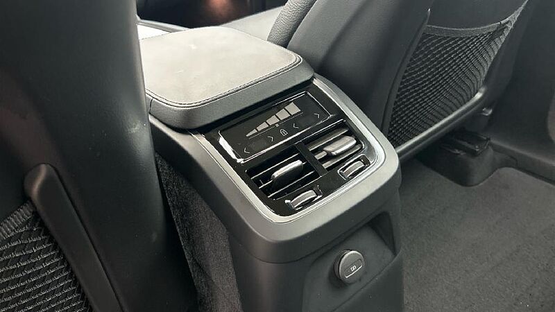 Volvo XC90 XC90 Recharge Core, T8 AWD Híbrido enchufable, Eléctrico/Gasolina, Bright, 7 Pla