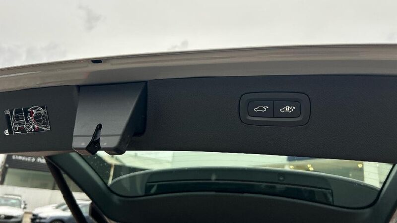 Volvo XC90 XC90 Recharge Core, T8 AWD Híbrido enchufable, Eléctrico/Gasolina, Bright, 7 Pla