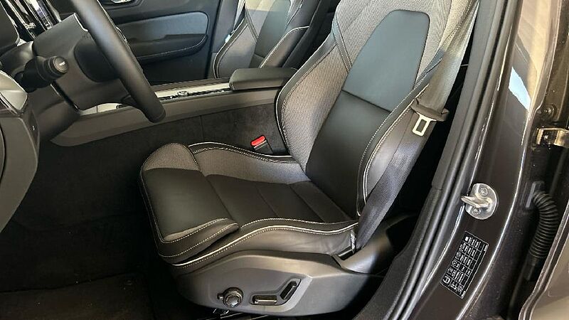 Volvo XC60 XC60 Plus, B5 AWD Mild hybrid, Gasolina, Dark