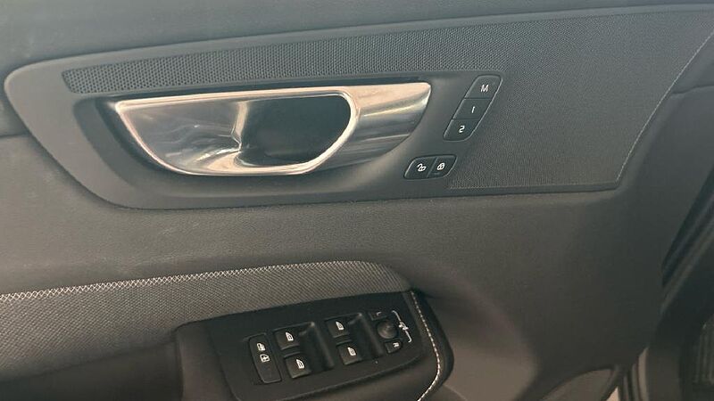 Volvo XC60 XC60 Plus, B5 AWD Mild hybrid, Gasolina, Dark