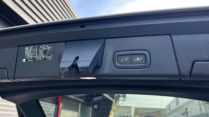 Volvo V90 2.0 B4 P INSCRIPTION AUTO 197 5P