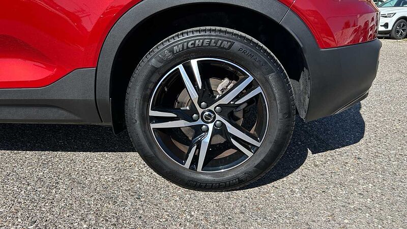 Volvo XC40 2.0 B3 PLUS DARK AUTO 163 5P