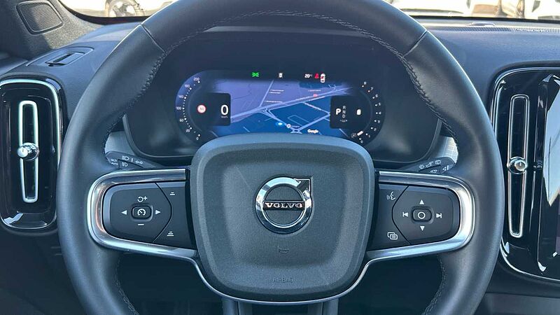 Volvo XC40 2.0 B3 PLUS DARK AUTO 163 5P