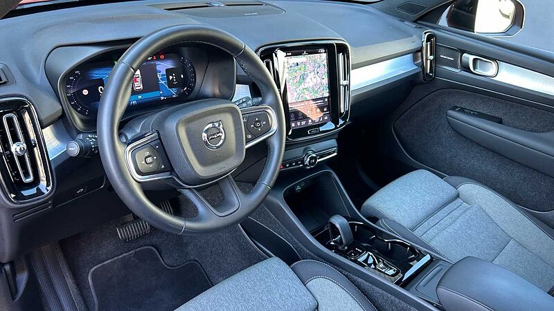 Volvo XC40 2.0 B3 PLUS DARK AUTO 163 5P