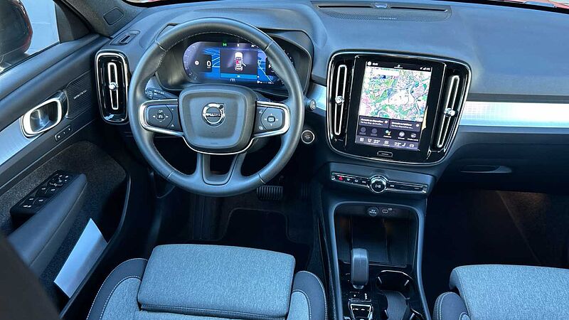 Volvo XC40 2.0 B3 PLUS DARK AUTO 163 5P