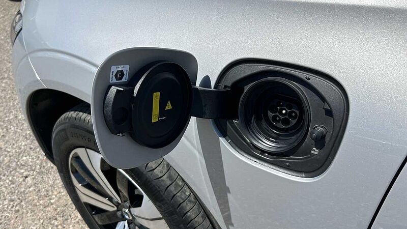Volvo XC60 2.0 T6 RECHARGE PLUS DARK AUTO 4WD 350 5P