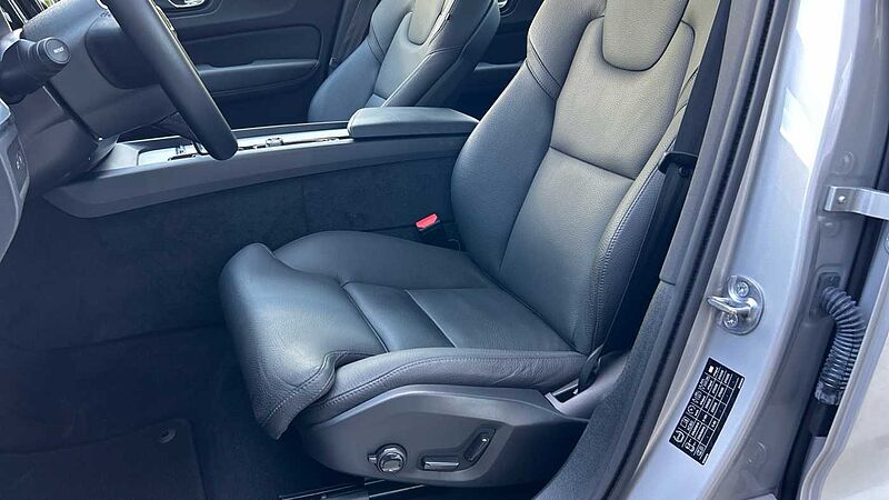Volvo XC60 2.0 T6 RECHARGE PLUS DARK AUTO 4WD 350 5P