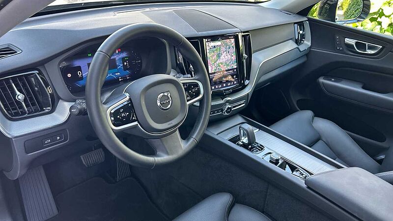 Volvo XC60 2.0 T6 RECHARGE PLUS DARK AUTO 4WD 350 5P