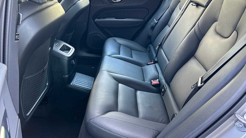Volvo XC60 2.0 T6 RECHARGE PLUS DARK AUTO 4WD 350 5P