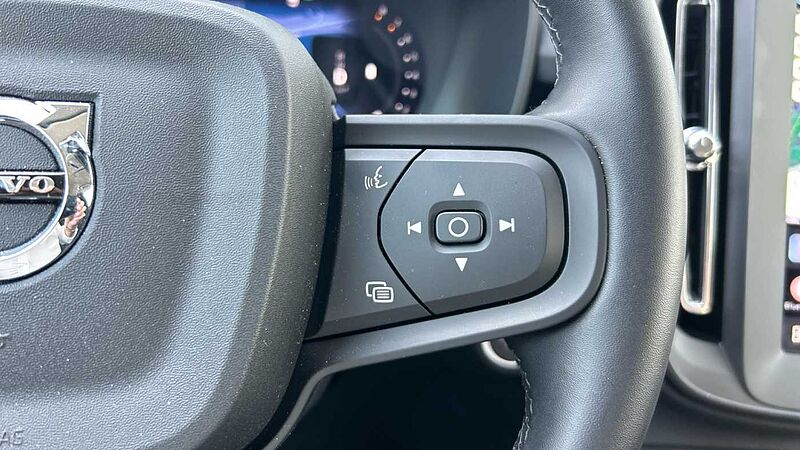 Volvo XC40 2.0 B3 ESSENTIAL AUTO 163 5P