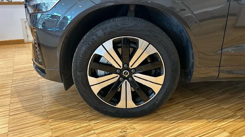 Volvo XC60 XC60 Recharge Plus, T6 AWD Híbrido enchufable, Eléctrico/Gasolina, Dark