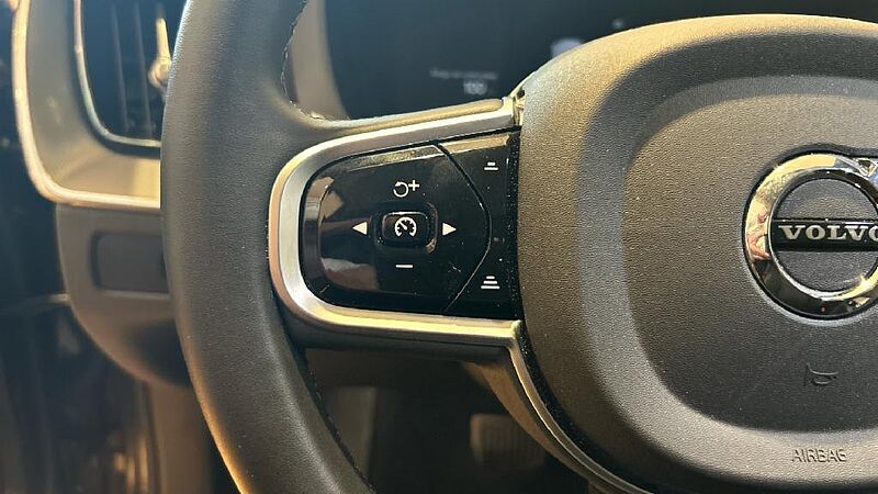 Volvo XC60 XC60 Recharge Plus, T6 AWD Híbrido enchufable, Eléctrico/Gasolina, Dark