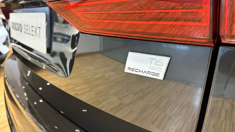 Volvo XC60 XC60 Recharge Plus, T6 AWD Híbrido enchufable, Eléctrico/Gasolina, Dark