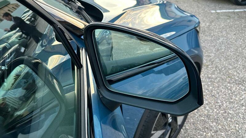 Volvo XC40 Core Recharge Electrico Puro