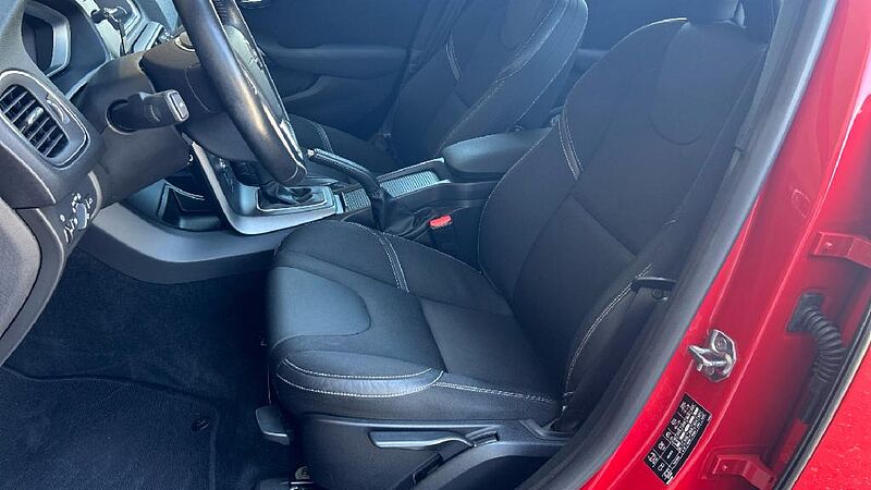 Volvo V40 1.5 T2 MOMENTUM AUTO 122 5P