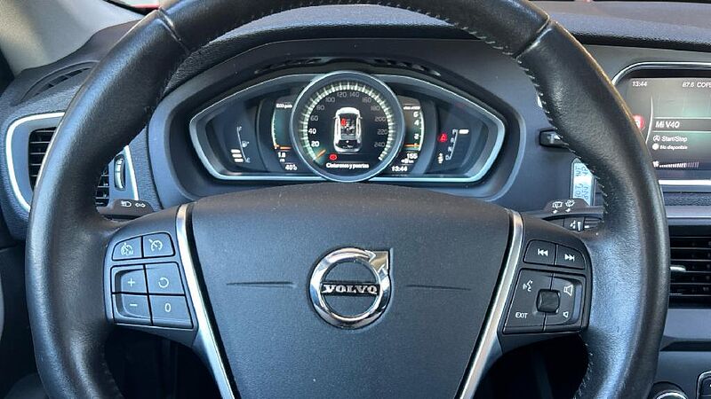 Volvo V40 1.5 T2 MOMENTUM AUTO 122 5P