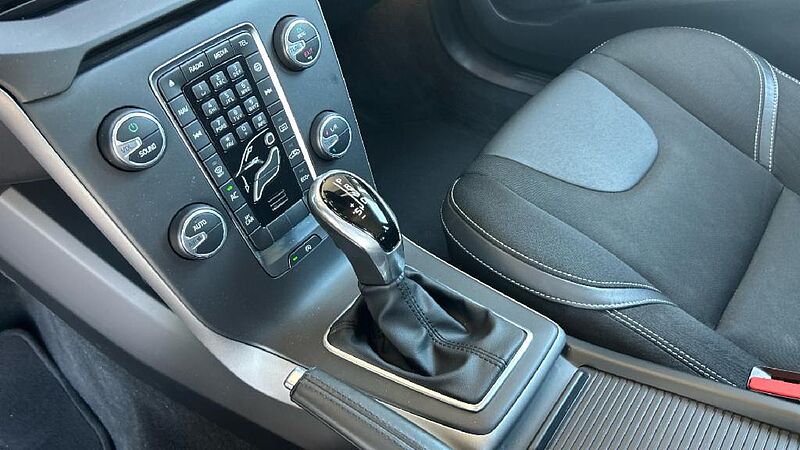 Volvo V40 1.5 T2 MOMENTUM AUTO 122 5P