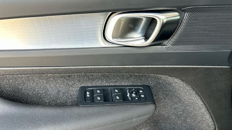 Volvo XC40 2.0 B3 CORE AUTO 163 5P