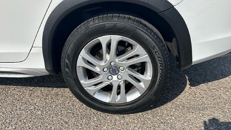 Volvo V60 Cross Country 2.0 D3 PLUS 150 5P