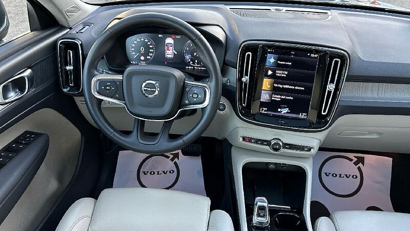 Volvo XC40 2.0 B4 G INSCRIPTION AUTO 4WD 197 5P
