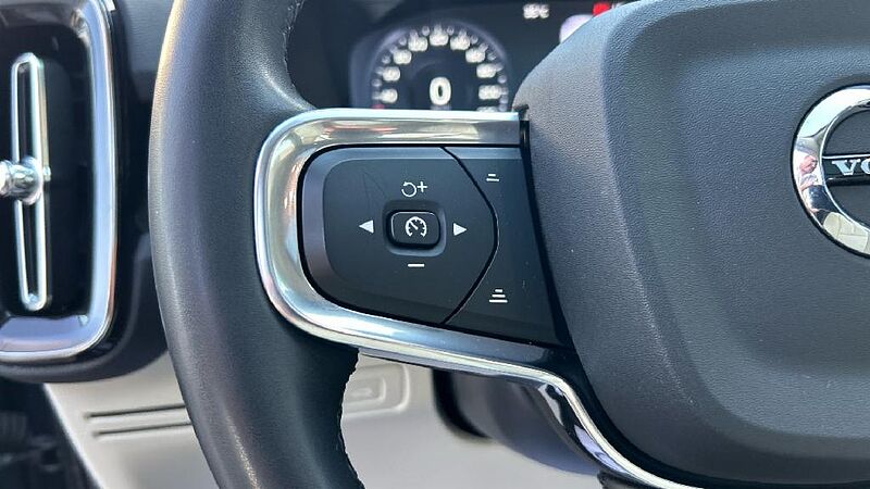 Volvo XC40 2.0 B4 G INSCRIPTION AUTO 4WD 197 5P