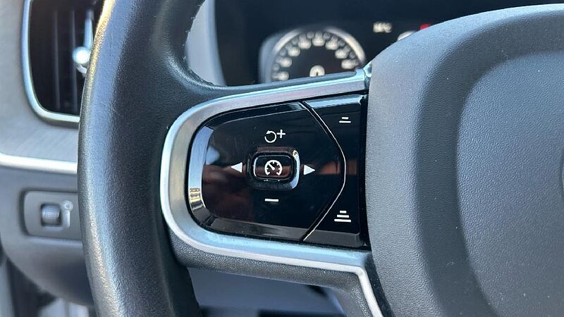 Volvo XC60 2.0 D B4 INSCRIPTION AUTO 197 5P