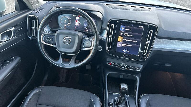 Volvo XC40 XC40 D3 Momentum Manual