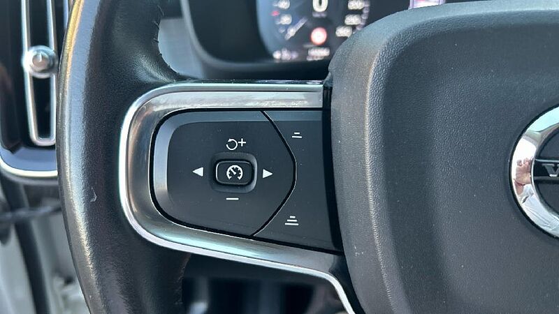Volvo XC40 XC40 D3 Momentum Manual