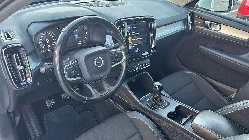 Volvo XC40 XC40 D3 Momentum Manual