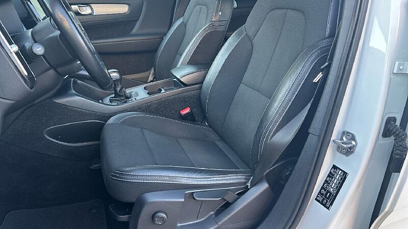 Volvo XC40 XC40 D3 Momentum Manual