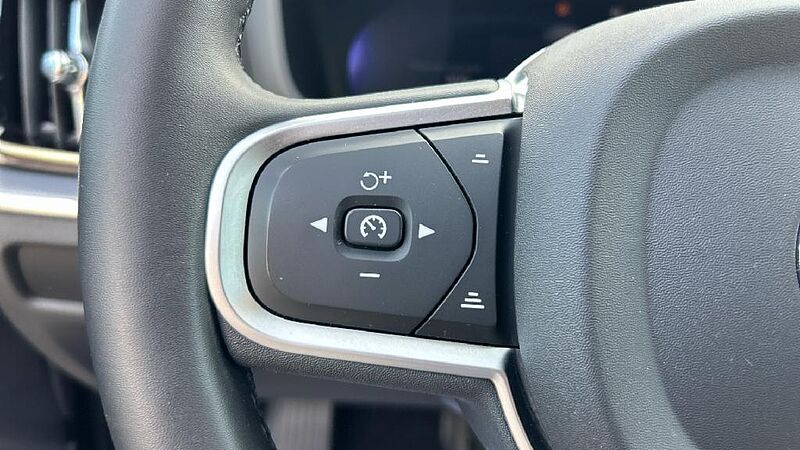 Volvo V60 V60 Core, T6 AWD Híbrido enchufable, Eléctrico/Gasolina, Bright