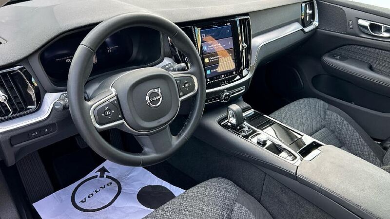 Volvo V60 V60 Core, T6 AWD Híbrido enchufable, Eléctrico/Gasolina, Bright