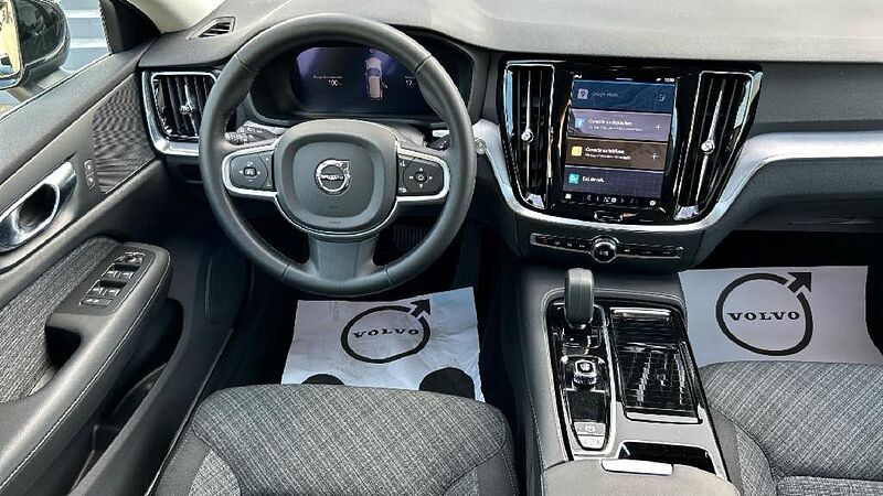 Volvo V60 V60 Core, T6 AWD Híbrido enchufable, Eléctrico/Gasolina, Bright