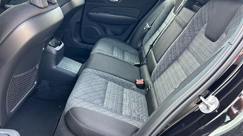 Volvo V60 V60 Core, T6 AWD Híbrido enchufable, Eléctrico/Gasolina, Bright