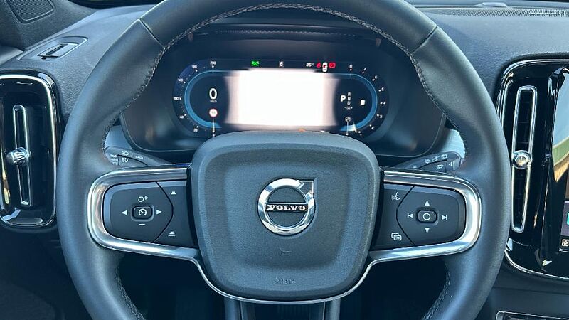 Volvo XC40 XC40 Plus, B3 Mild Hybrid, Gasolina, Dark