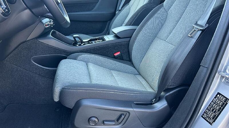 Volvo XC40 XC40 Plus, B3 Mild Hybrid, Gasolina, Dark