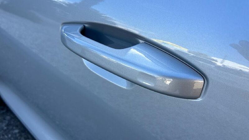 Volvo XC40 XC40 Plus, B3 Mild Hybrid, Gasolina, Dark