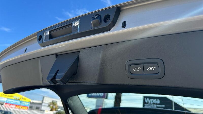 Volvo XC40 XC40 Plus, B3 Mild Hybrid, Gasolina, Dark