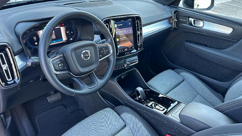 Volvo XC40 XC40 Plus, B3 Mild Hybrid, Gasolina, Dark