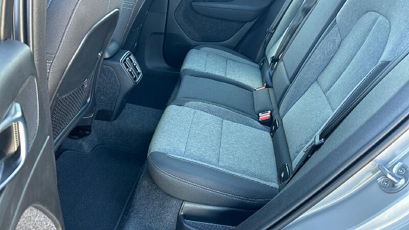 Volvo XC40 XC40 Plus, B3 Mild Hybrid, Gasolina, Dark