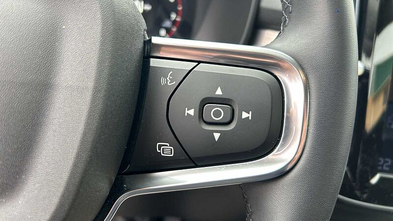 Volvo XC40 XC40 Momentum Pro, T2 (gasolina - manual)