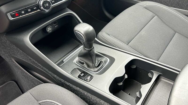 Volvo XC40 XC40 Momentum Pro, T2 (gasolina - manual)